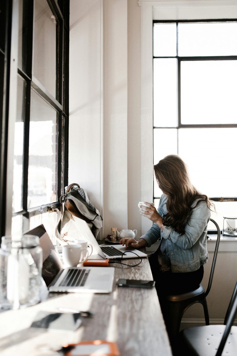 Managing Client Expectations: A Freelancer’s Guide to Clear Contracts and Communication
